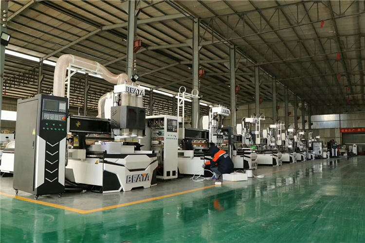 青岛数控编程培训课程：在金铭，实操千万级数控设备不再是梦！