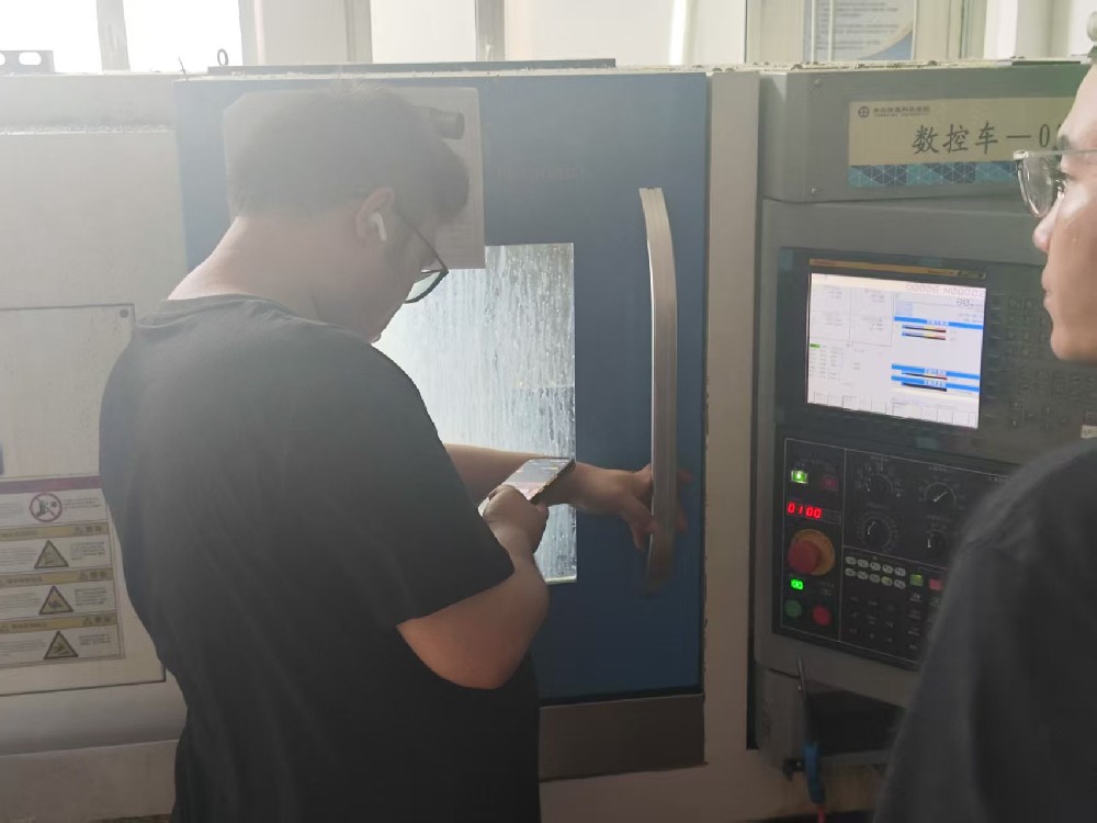 数控技术培训赋能职业未来，金铭学校铸就高薪工匠！